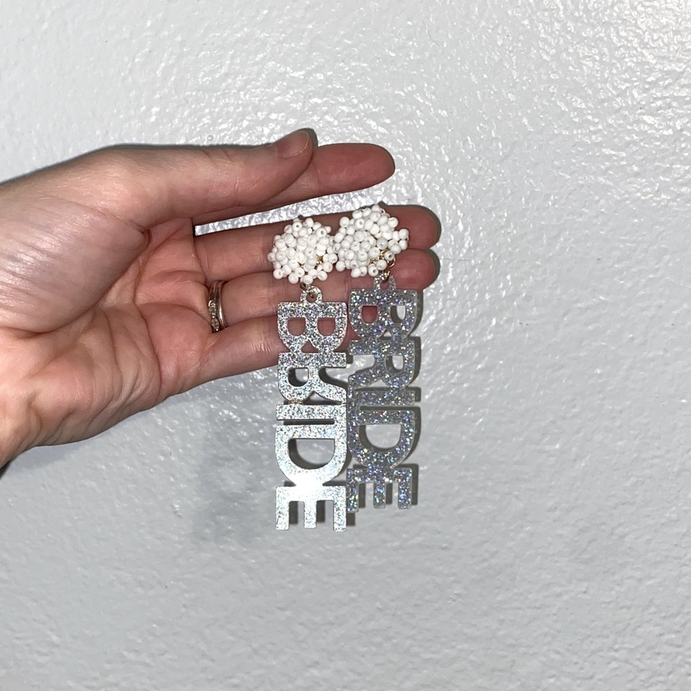 Boutique brand earrings - Picture 1 of 1